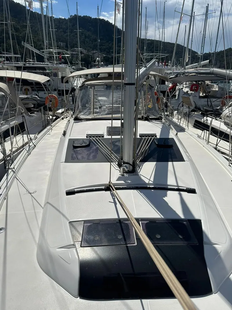 Парусная яхта Dufour 390 Grand Large · Мармарис · 2023 – 5