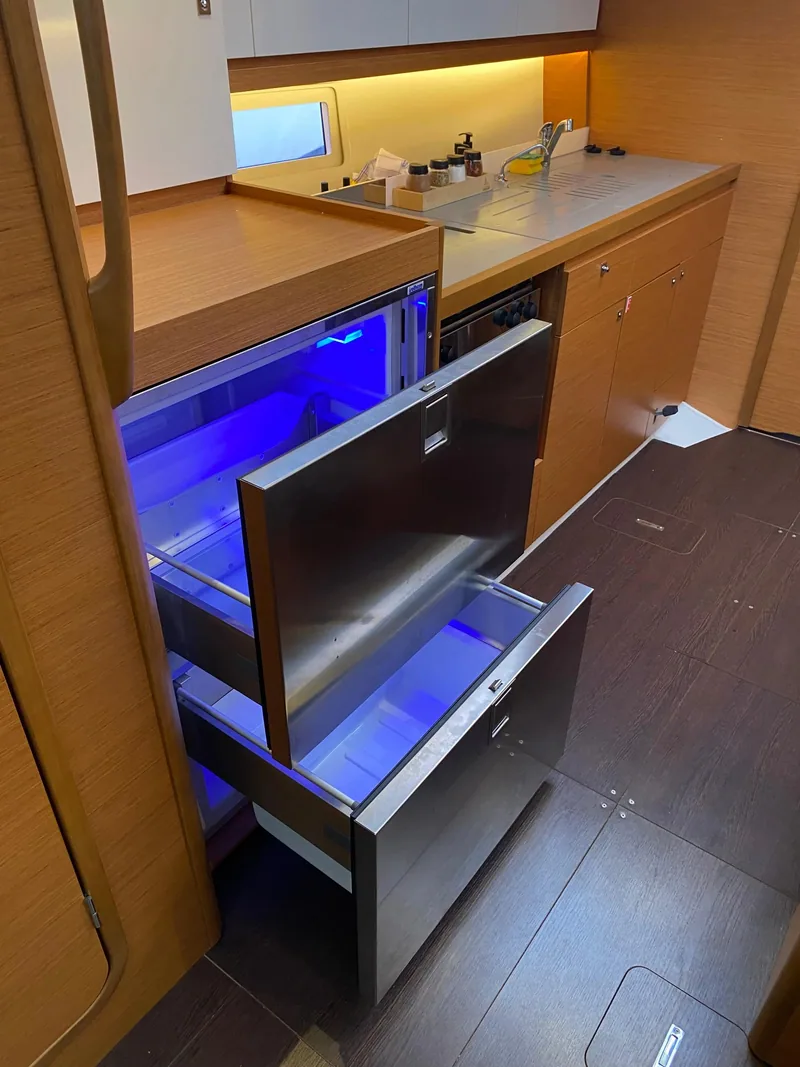 Парусная яхта Dufour 390 Grand Large · Мармарис · 2023 – 6