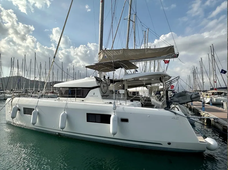 Катамаран Lagoon 42 · Фетхие · 2022 – 8