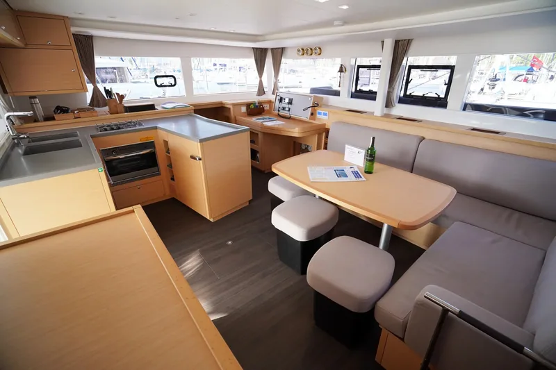 Катамаран Lagoon 450F · Мармарис · 2019 – 4