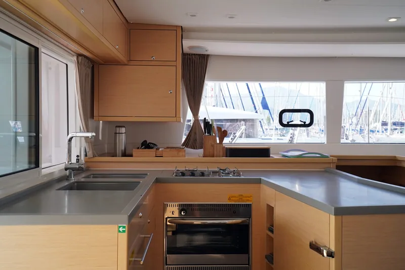 Катамаран Lagoon 450F · Мармарис · 2019 – 5