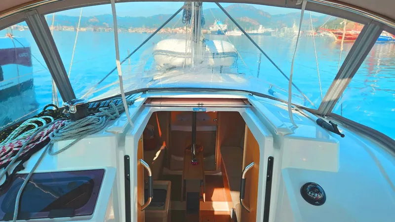 Yelkenli Oceanis 30.1 · Marmaris · 2024