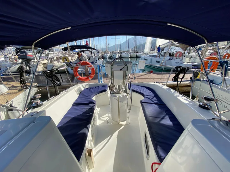 Yelkenli Oceanis 323 · Fethiye · 2006 – 8