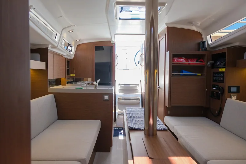 Yelkenli Oceanis 34.1 · Fethiye · 2024 – 8