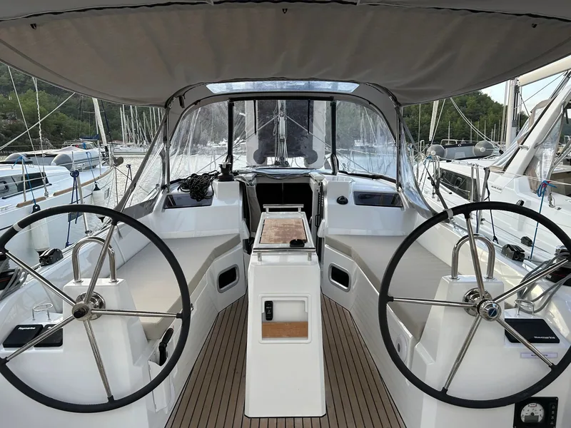 Yelkenli Oceanis 34.1 · Orhaniye · 2023