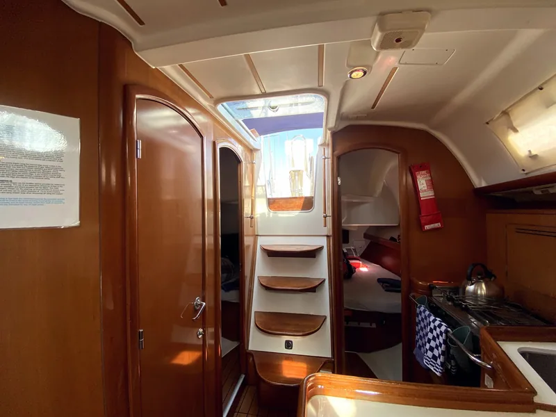 Парусная яхта Oceanis 343 · Фетхие · 2006 – 4