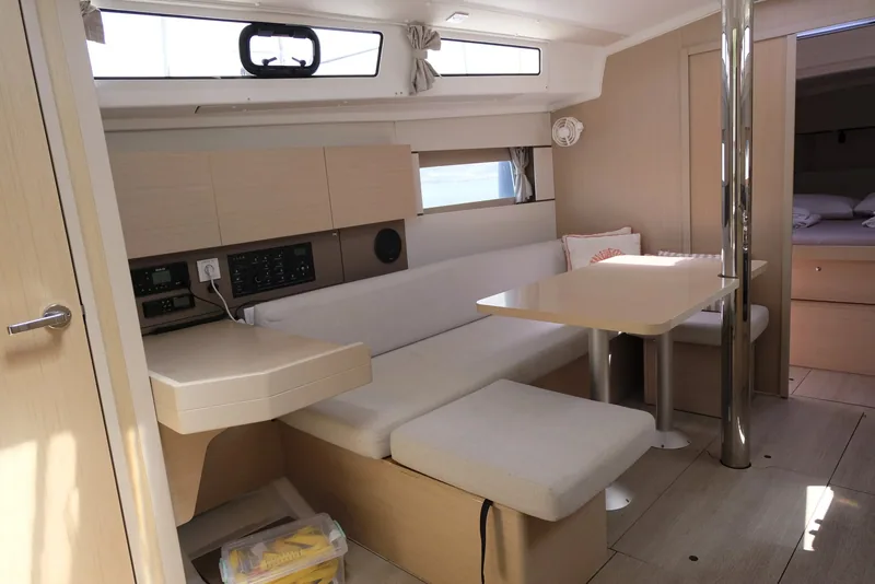 Yelkenli Oceanis 38.1 · Fethiye · 2022 – 7