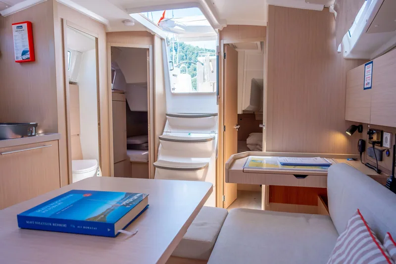 Yelkenli Oceanis 38.1 · Fethiye · 2022 – 8