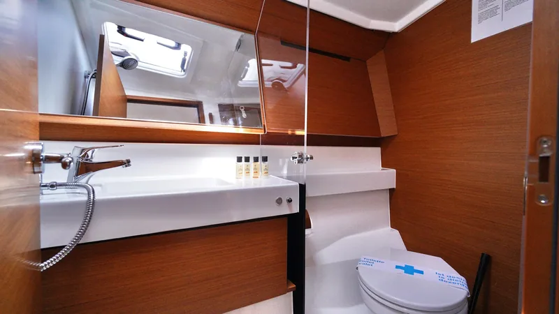 Yelkenli Sun Odyssey 410 · Marmaris · 2021 – 6